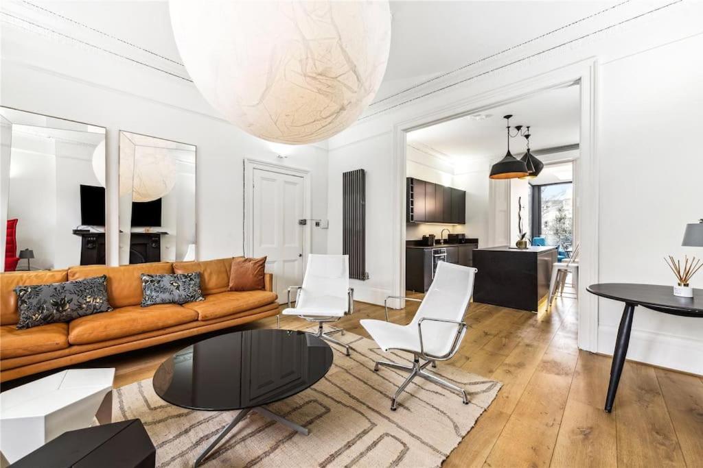 Stunning Notting Hill, 3 Bd, Fine Street, Garden * Londra