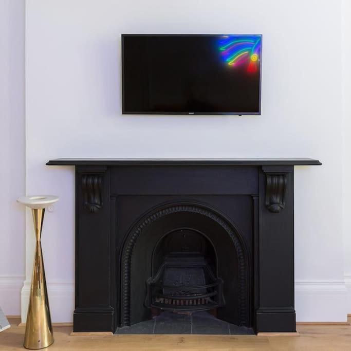 Stunning Notting Hill, 3 Bd, Fine Street, Garden Londra