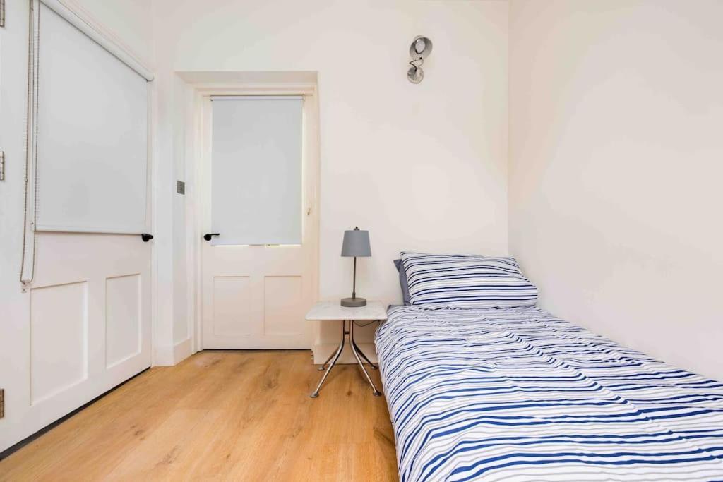 Stunning Notting Hill, 3 Bd, Fine Street, Garden Appartamento *